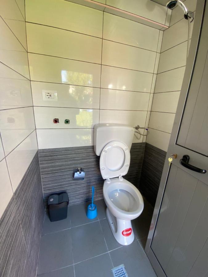 The Hood - Shkodra Backpackers Hostel Εξωτερικό φωτογραφία