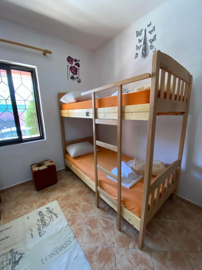 The Hood - Shkodra Backpackers Hostel Εξωτερικό φωτογραφία
