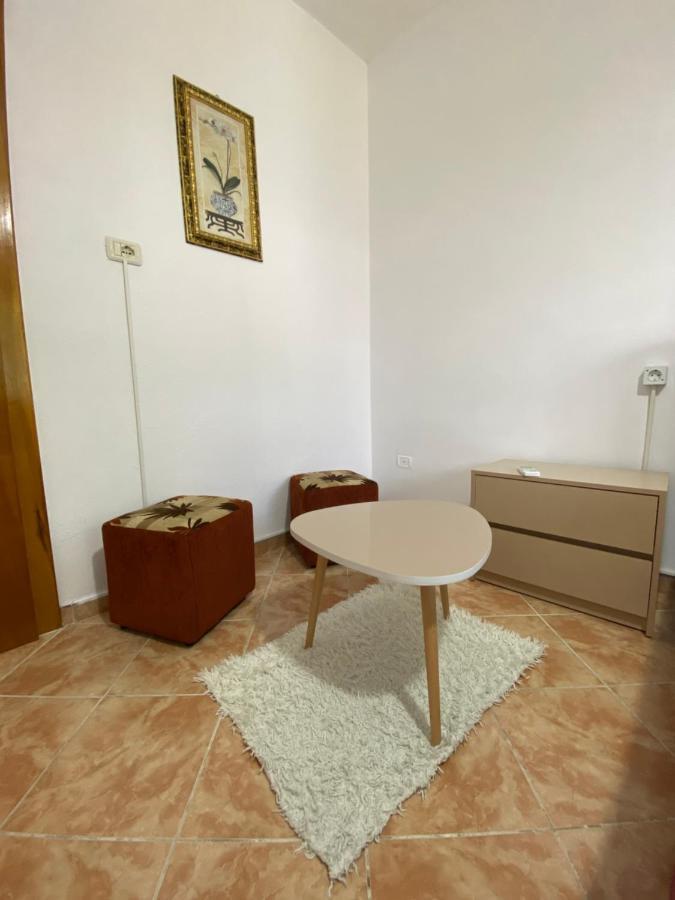 The Hood - Shkodra Backpackers Hostel Εξωτερικό φωτογραφία