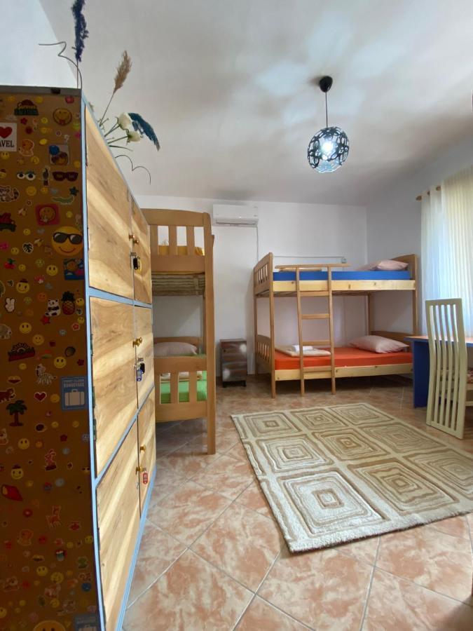 The Hood - Shkodra Backpackers Hostel Εξωτερικό φωτογραφία