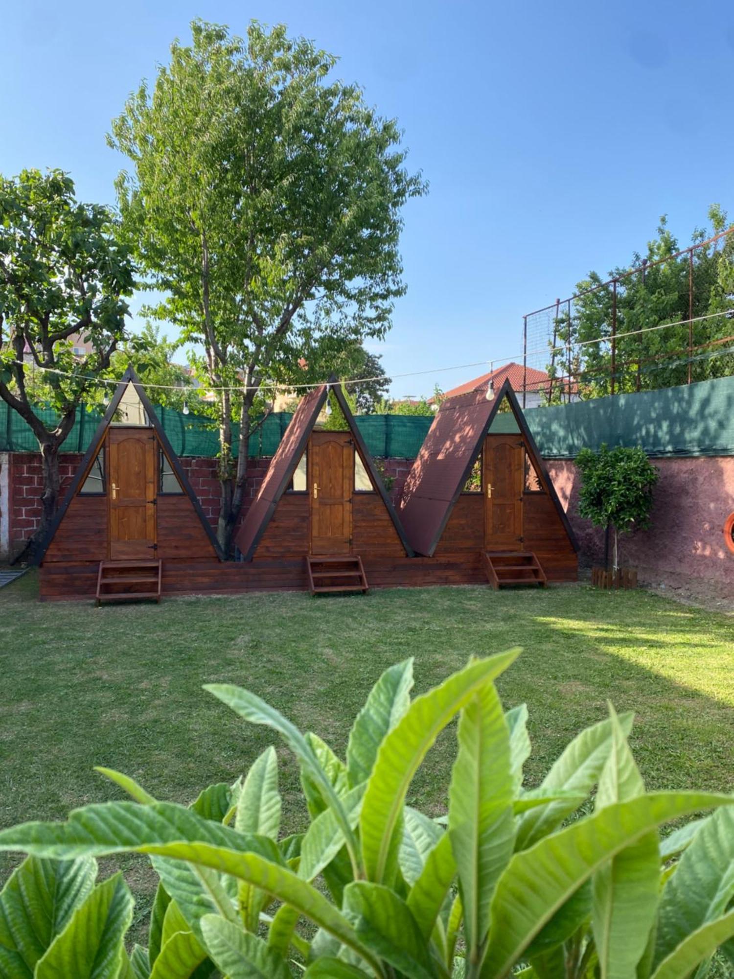 The Hood - Shkodra Backpackers Hostel Εξωτερικό φωτογραφία